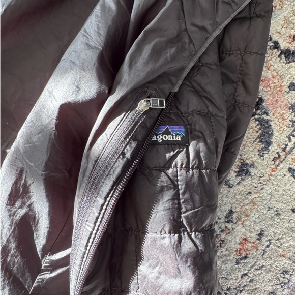 Patagonia black Quilted Jacket read description - Picture 6 of 6